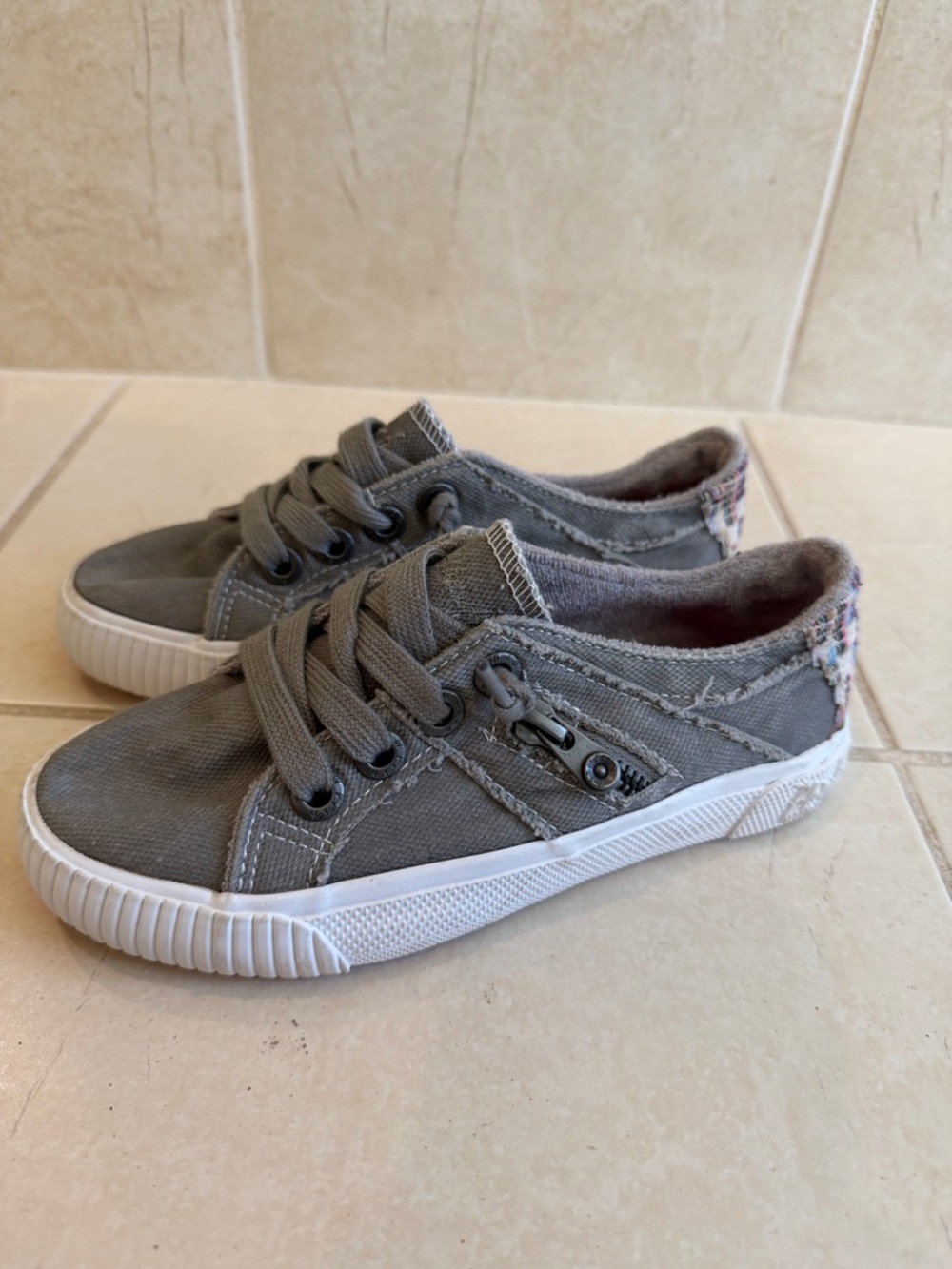 Girls' Gray Canvas Slip-On Sneakers with Lace and Side Zipper